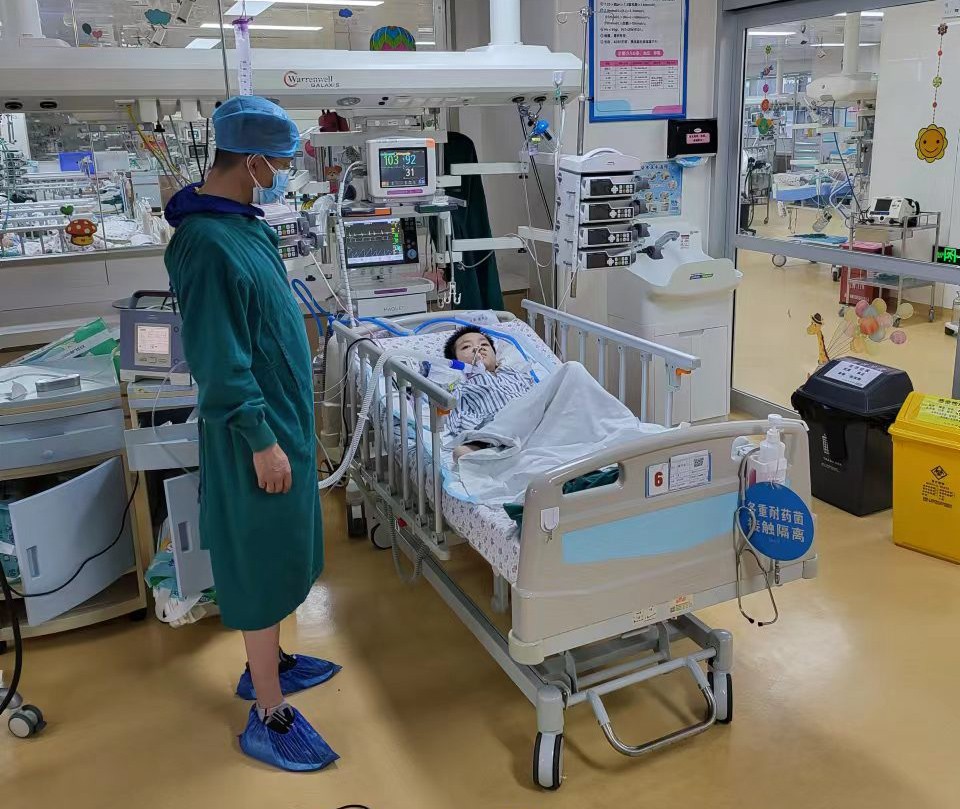 合作市跨省救护车出租公司